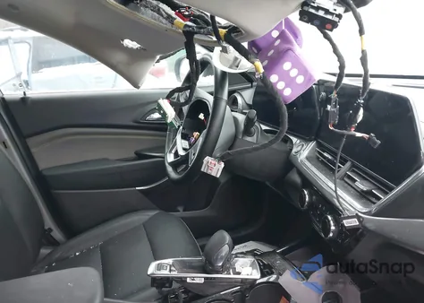 2025 Chevrolet Trax Fwd Activ z USA, uszkodzony, nr VIN KL77LKEP7SC011406